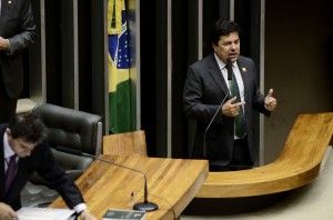 Líder Mendonça Filho critica: “Até os mortos pagarão impostos no governo do PT”