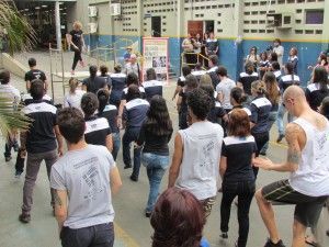 Funcionários da fábrica da Moura (Belo Jardim) participaram da oficina de dança