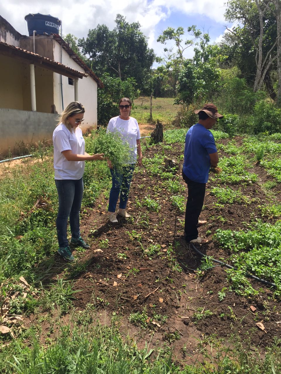 Fundação Bitury visita agricultores na zona rural de Belo Jardim