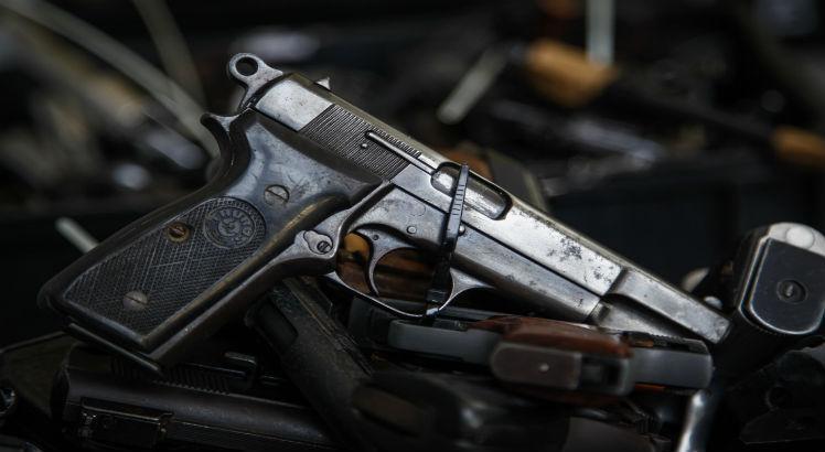 Arma de fogo é principal instrumento usado nos homicídios em Pernambuco. Foto: Internet