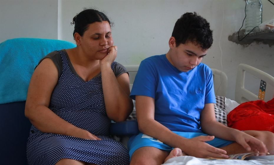 Wilson Jesus da Silva Paz, de 13 anos, luta contra o hiperinsulinismo desde os 8. Foto: Folha de Pernambuco
