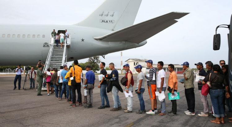 Venezuelanos que entraram no Brasil para fugir da ditadura de Nicolás Maduro são levados de Boa Vista para outras cidades do País. Foto: Antônio Cruz / Agência Brasil
