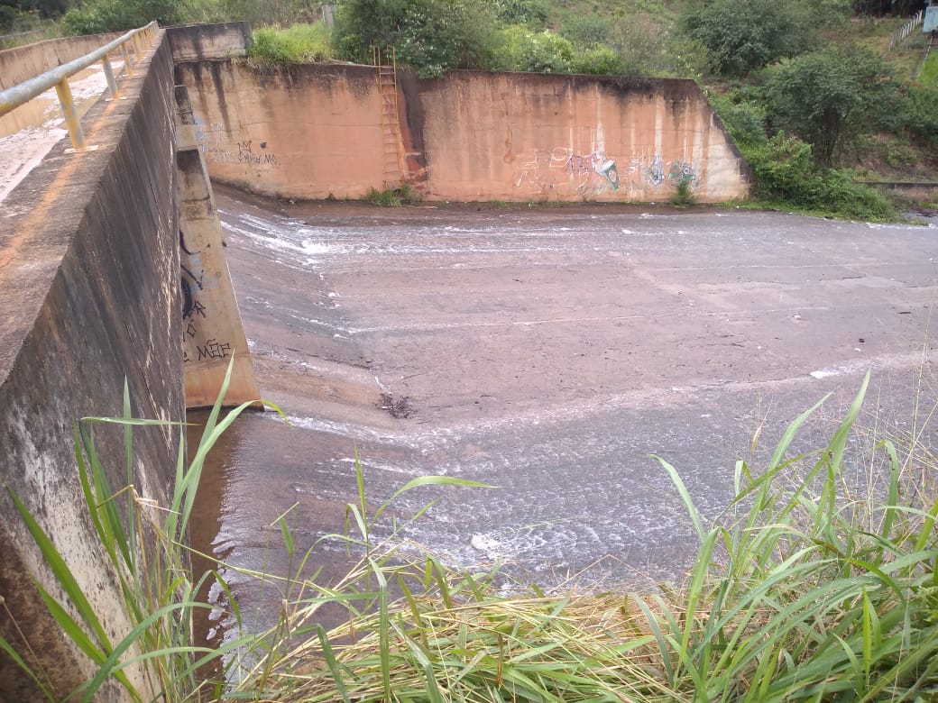 Barragem de Tabocas sangra após chuvas em Belo Jardim