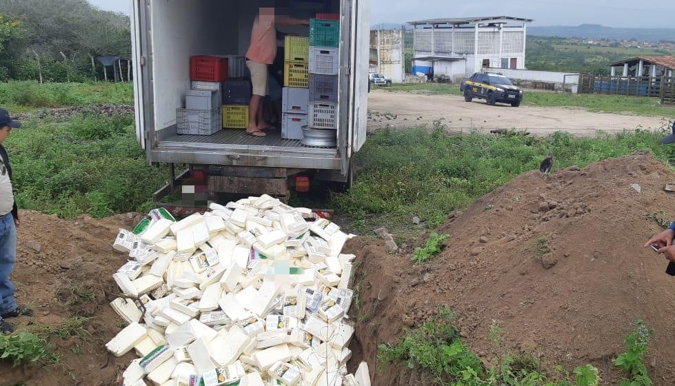PRF apreende 1,6 tonelada de queijo sem registro em São Caetano