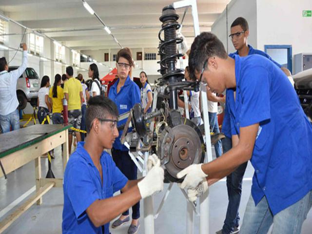 Procura por formação técnica no SENAI Pernambuco aumenta mais de 65%