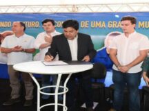 Mendonça comemora inauguração de Novo Centro Infantil de Petrolina autorizado por ele quando foi ministro da Educação