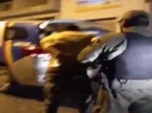 Homem é detido após cortar orelha de cachorro com facão no meio da rua em Belo Jardim