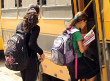 Atraso de ônibus escolares prejudica alunos da zona rural de Belo Jardim