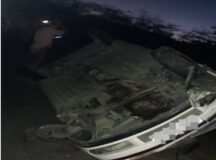 Carro após acidente na PE-160 — Foto: WhatsApp/Reprodução