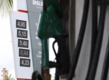 Petrobras anunciou redução da gasolina e diesel - FOTO: BRUNO CAMPOS/JC IMAGEM