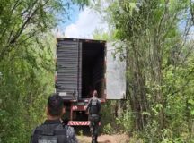Caminhão com carga de tecidos foi roubado em Toritama — Foto: Caruaru no Face