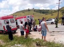 Jovens morrem após perder o controle da moto e colidir em carros na PE-177, em Garanhuns