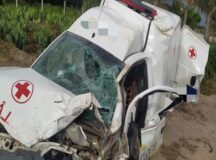 Acidente envolveu ambulância e carro em Caetés — Foto: Divulgação/PRF