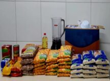 Foram apreendidos 44 quilos de comida e utensílios de cozinha — Foto: Reprodução/WhatsApp