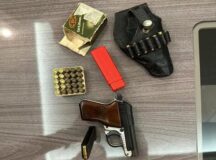 Armas e munições fora apreendidas em operação que prendeu dona de casa de bronzeamento e outras 18 pessoas no Recife — Foto: Divulgação/Polícia Civil
