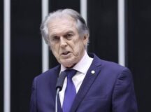 União Brasil afasta Bivar da presidência do partido